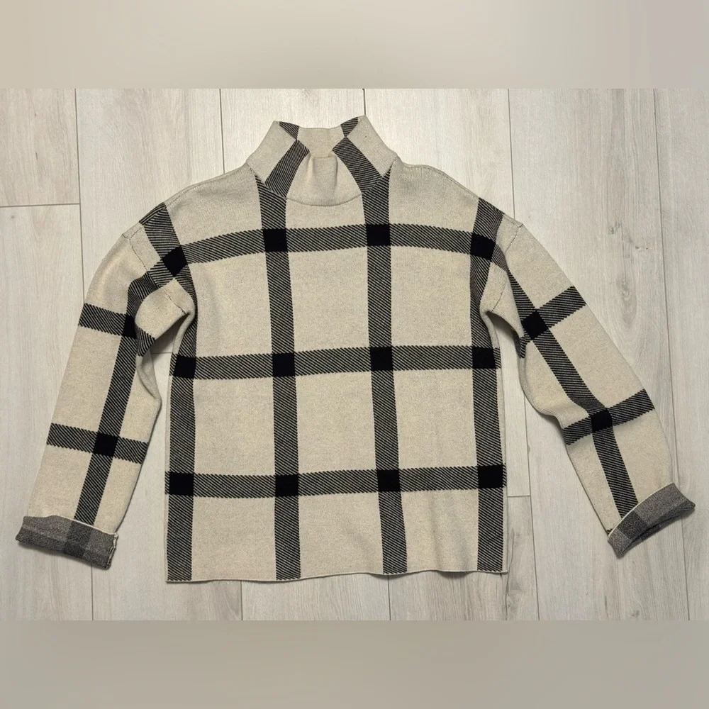 Vero Moda Women’s white and black turtle neck pullover sweater size small - Picture 4 of 8